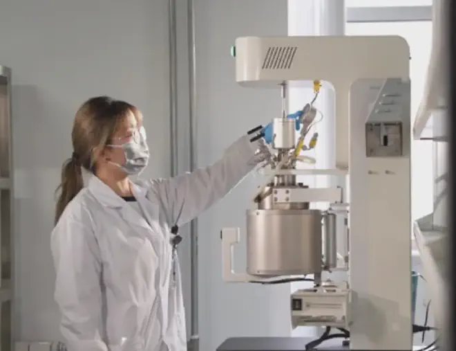 Una integrante del equipo de trabajo del DICP que procura el aprovechamiento de la lignina para la obtención de productos ecológicos