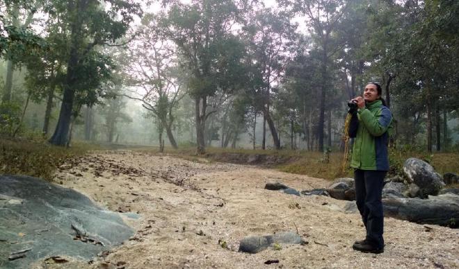 Búsqueda y observación para captar y grabar los sonidos de las aves. Crédito de la imagen: Captura de pantalla del sitio web del Proyecto Dhvani