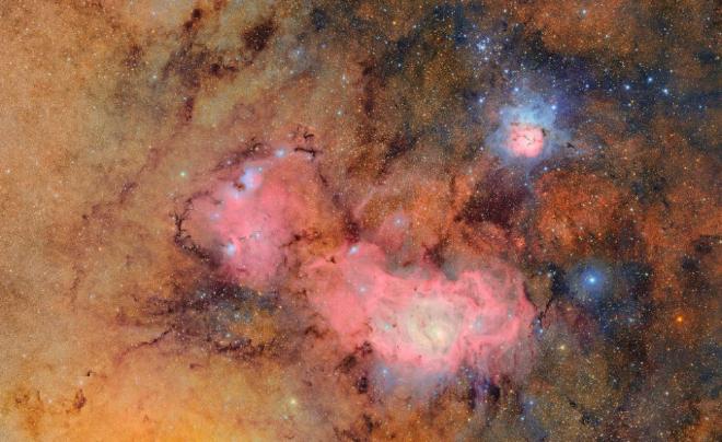 Las nebulosas Trífida y Laguna. Esta es una de las primeras imágenes difundidas por el Observatorio Vera Rubin y combina 678 imágenes independientes. Crédito: Observatorio Vera Rubin