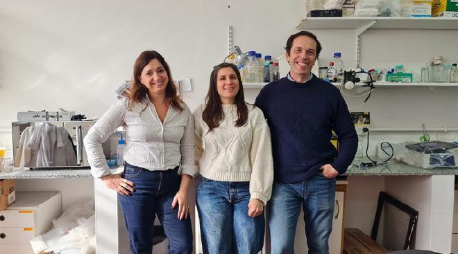 De izquierda a derecha: Julieta Fernández, Sabrina Mugni y Federico Sisti, los tres integrantes del IBBM involucrados en la investigación. Foto: gentileza investigadores